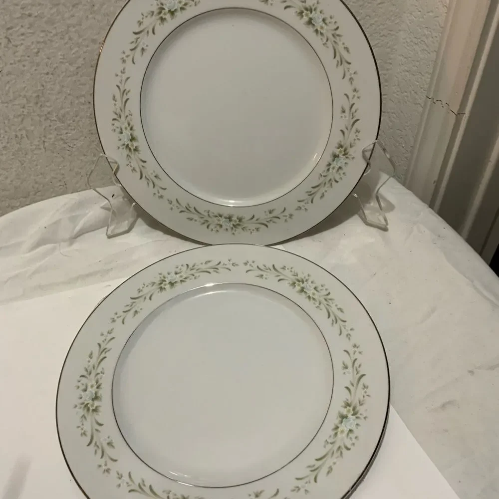 Four Crown China Claridge #317 Dinner Plates 10.5” Set of 2 K1